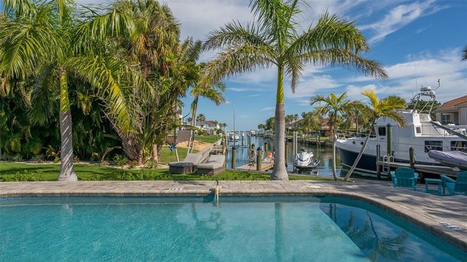 Exterior, Lake, Pool