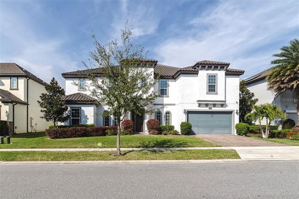 Attached, Exterior, Facade, Mediterranean
