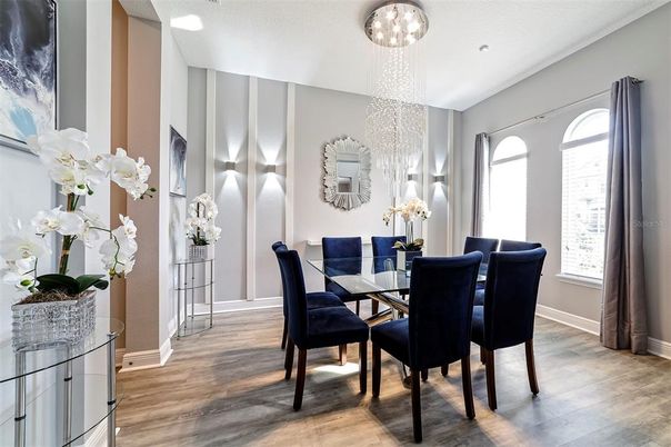 Chandelier, Dining room, Interior, Recessed Lighting, Wood Texture Flooring