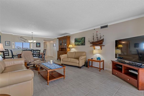 Chandelier, Dining room, Interior, Living room