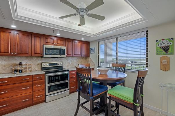 Dining room, Interior, Kitchen, Recessed Lighting, Stainless Steel Appliances