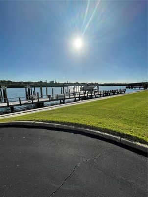 Exterior, Lake