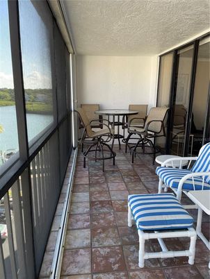 Interior, Sun Room, Water