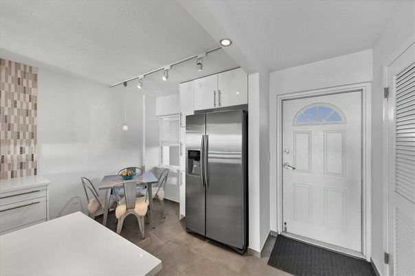 Dining room, Interior, Kitchen, Recessed Lighting, Stainless Steel Appliances