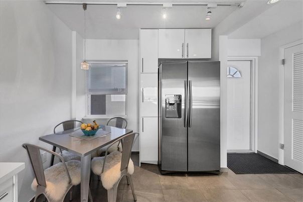 Dining room, Interior, Kitchen, Pendant Lights, Stainless Steel Appliances