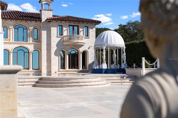 Exterior, Facade, Mediterranean