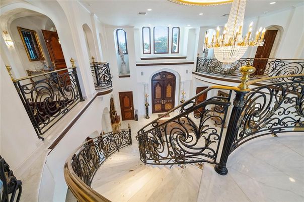 Chandelier, Interior, Recessed Lighting, Wood Texture Flooring