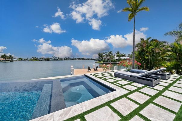 Exterior, Lake, Pool