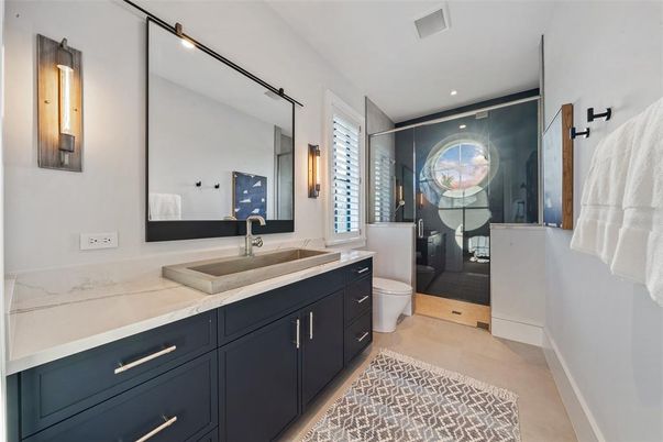 Bathroom, Dual Sink Vanities, Interior, Recessed Lighting