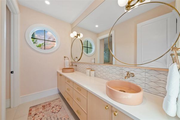 Bathroom, Dual Sink Vanities, Interior, Recessed Lighting