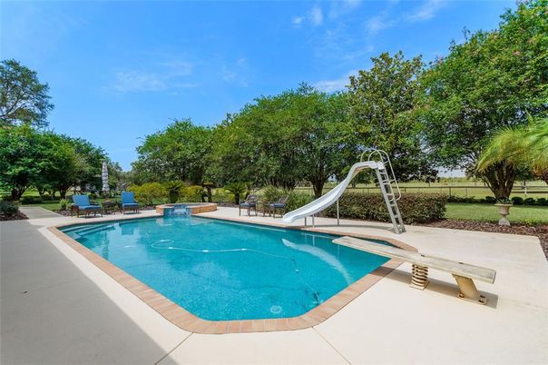 Exterior, Playground, Pool