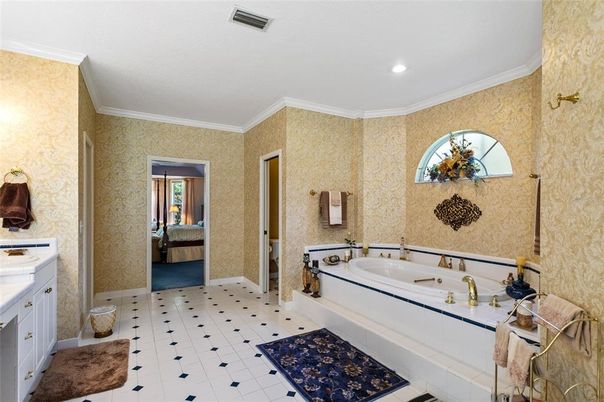 Bathroom, Interior, Recessed Lighting