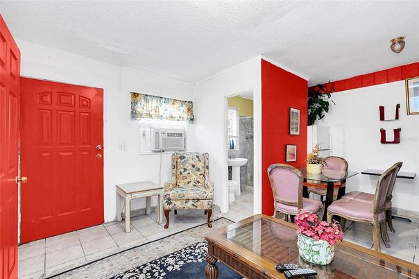 Dining room, Interior