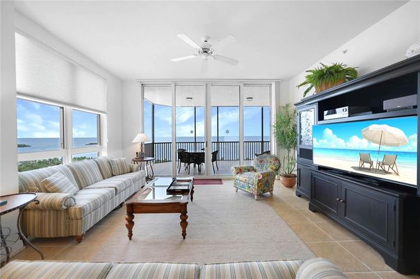 Interior, Living room, Water