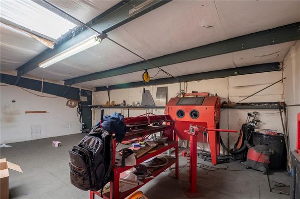 Garage, Interior