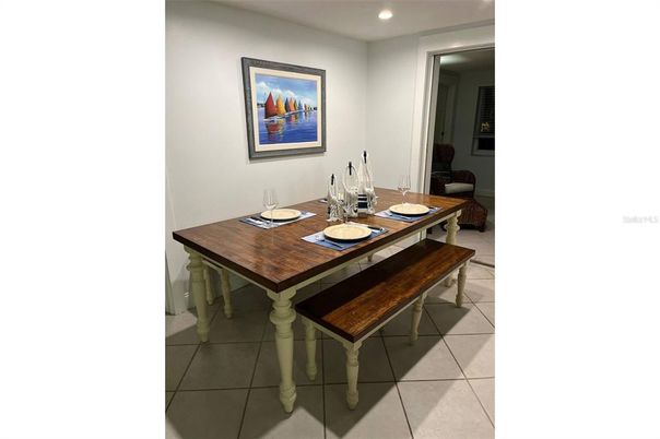 Dining room, Interior, Recessed Lighting