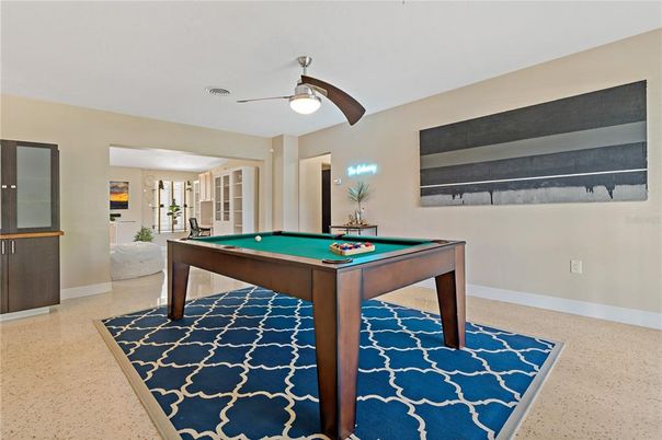 Billiard Table, Game Room, Interior