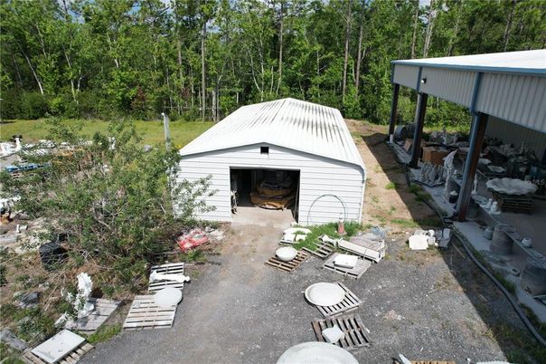 Detached Garage, Exterior