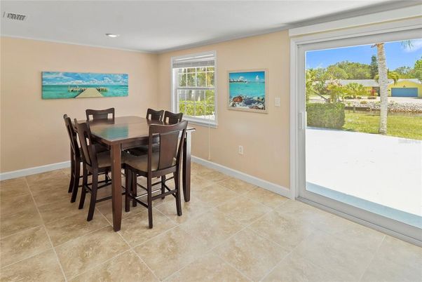 Dining room, Interior, Recessed Lighting