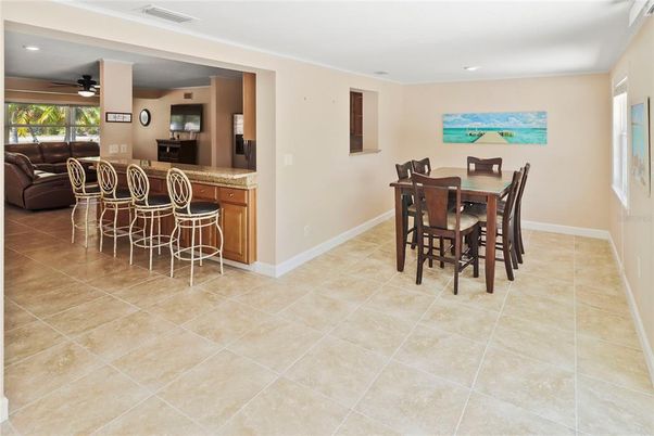 Dining room, Interior, Recessed Lighting