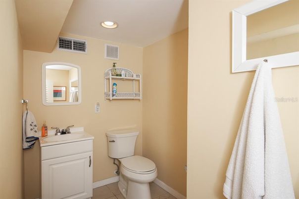Bathroom, Interior, Recessed Lighting
