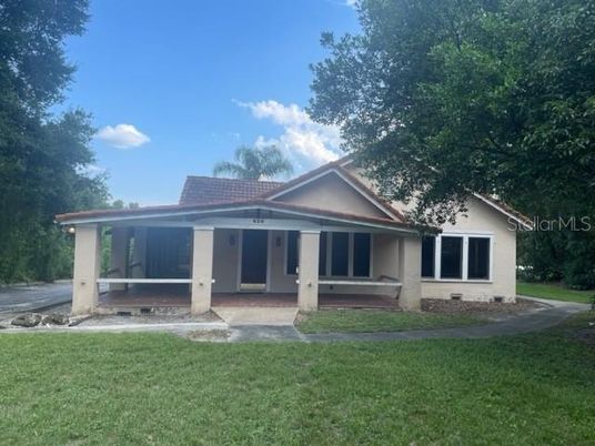 Backyard, Exterior, Facade, Ranch