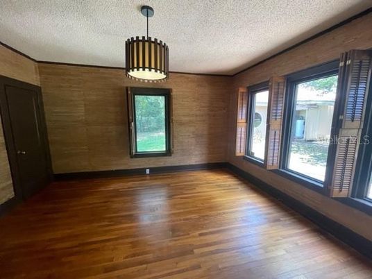 Empty room, Interior, Pendant Lights, Wood Texture Flooring
