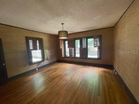 Empty room, Interior, Pendant Lights, Wood Texture Flooring