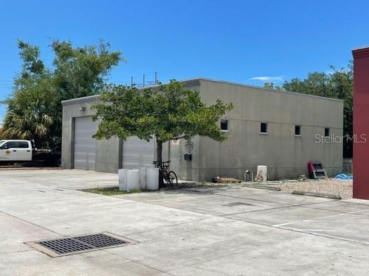 Detached Garage, Exterior