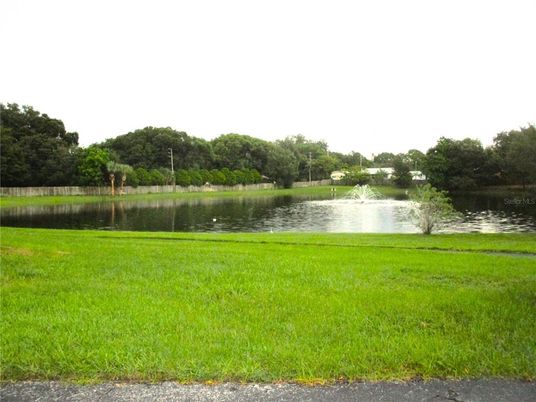 Exterior, Lake