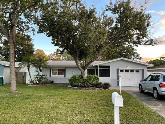 Attached, Exterior, Facade, Ranch