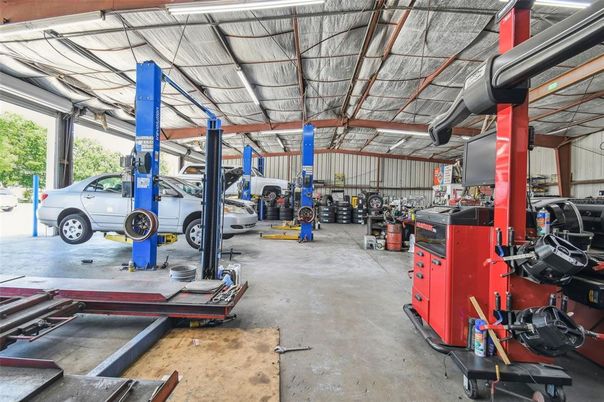 Garage, Interior