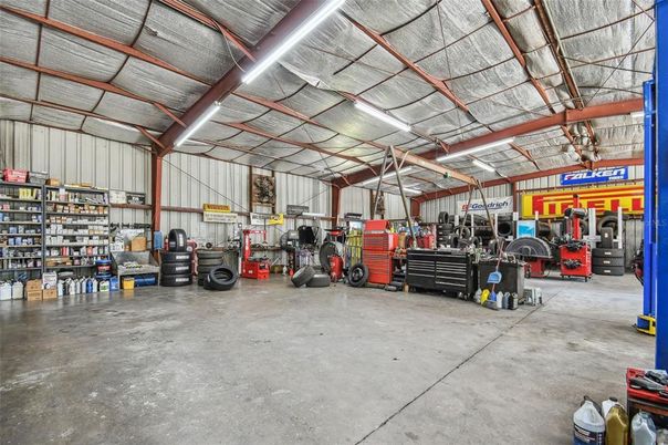 Garage, Interior