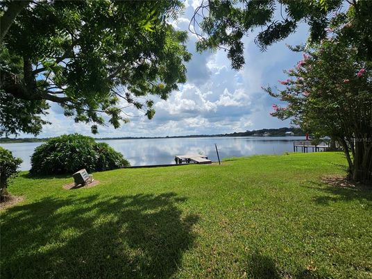Exterior, Lake