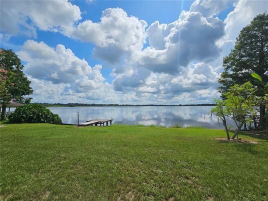 Exterior, Lake
