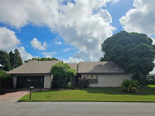 Attached, Exterior, Facade, Ranch