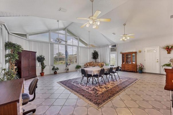 Dining room, Interior