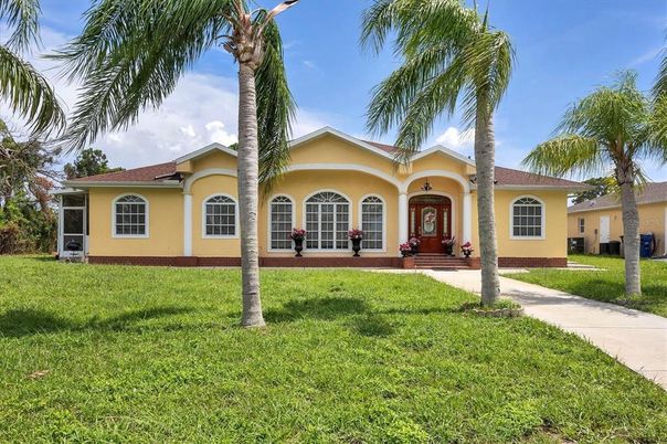 Backyard, Exterior, Facade, Mediterranean