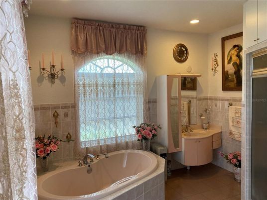 Bathroom, Interior, Recessed Lighting