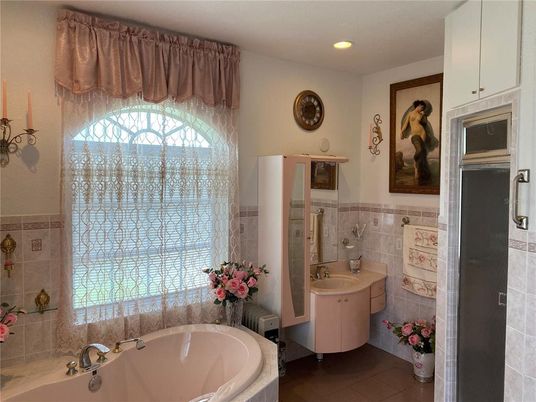Bathroom, Interior, Recessed Lighting