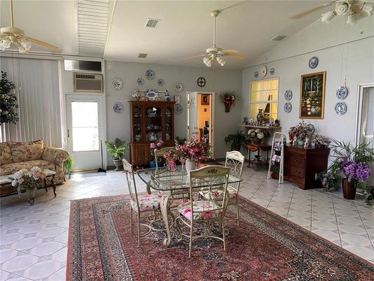 Dining room, Interior