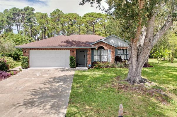 Attached, Exterior, Facade, Brick Facade, Ranch