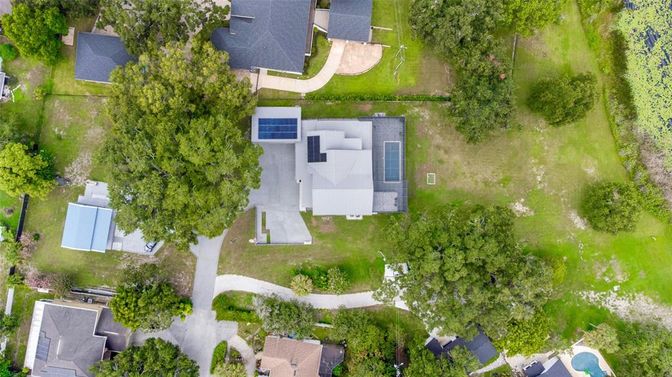 Exterior, Drone
