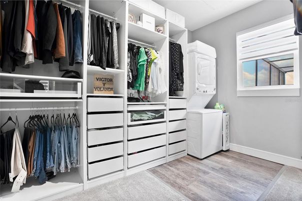 Interior, Walk-in Closets, Wood Texture Flooring