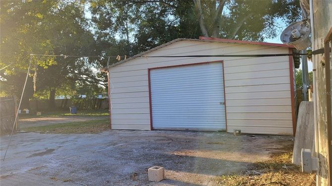 Detached Garage, Exterior