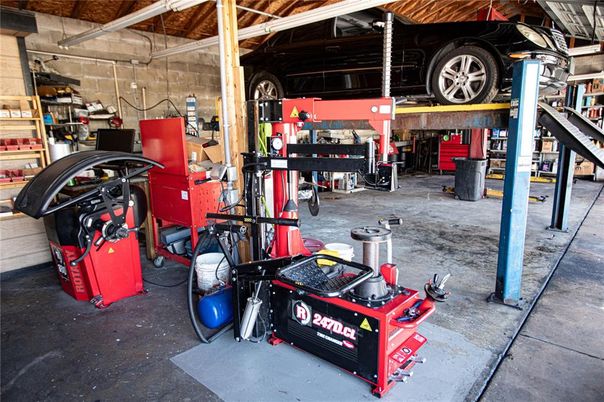 Garage, Interior