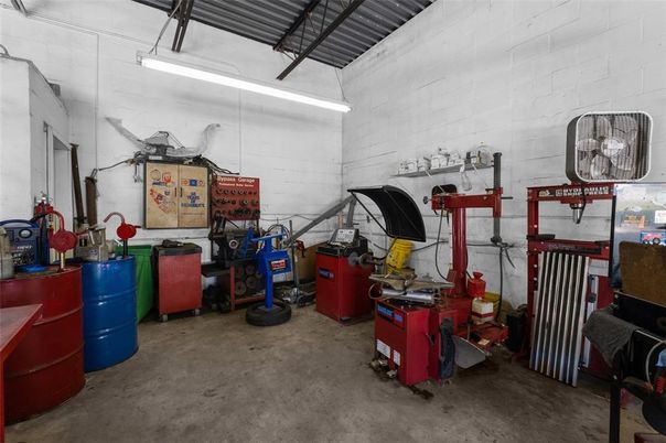 Garage, Interior, Stone Walls