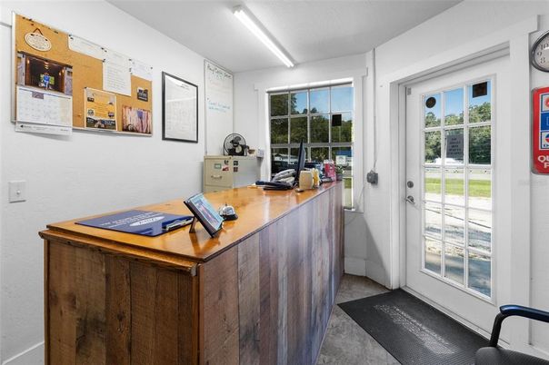Home Office, Interior