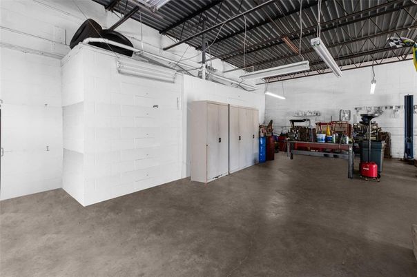 Garage, Interior