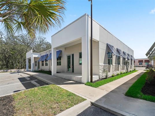 Exterior, Facade, Modern
